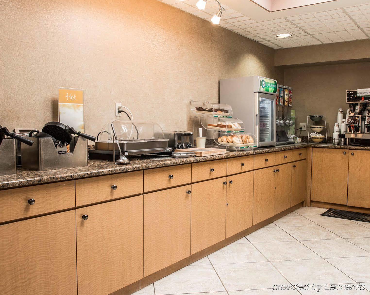 Quality Inn University Lansing Exterior foto